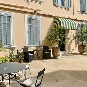  Hotel Chanteclair